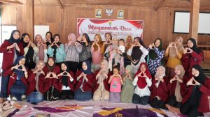 Read more about the article Sekolah Perempuan Plus 2025 Chapter 16: Perkuat Pemasaran Digital dan Keterampilan Tata Rias Melalui Pembekalan Minat Part 3