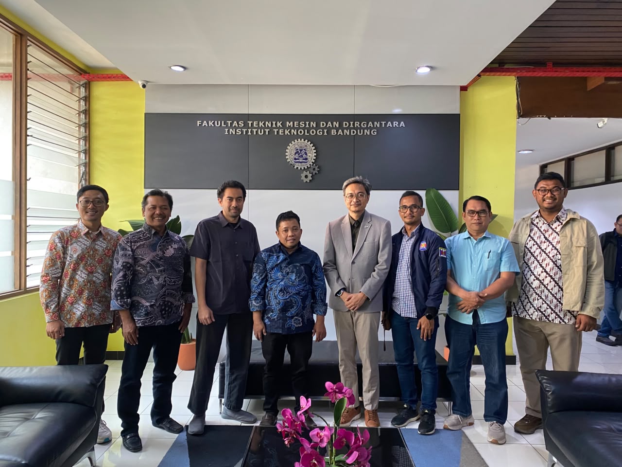 Read more about the article Benchmarking Tata Kelola Fakultas dan Kurikulum OBE Antara Fakultas Teknik UNIMUS Dengan Fakultas Teknik Mesin dan Dirgantara ITB